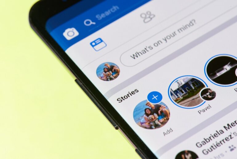 Facebook Story Feed