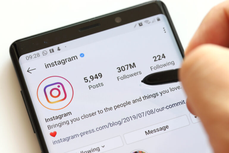 instagram android shutterstock 1461744566