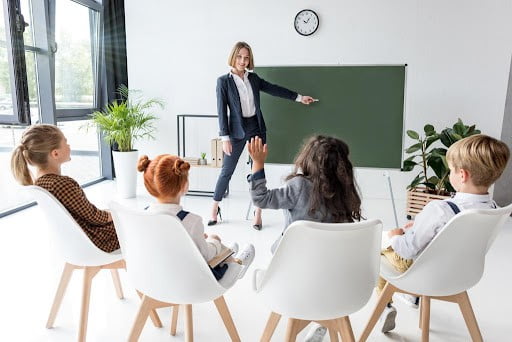 The Advantages Of Attending An International School classroom students learning
